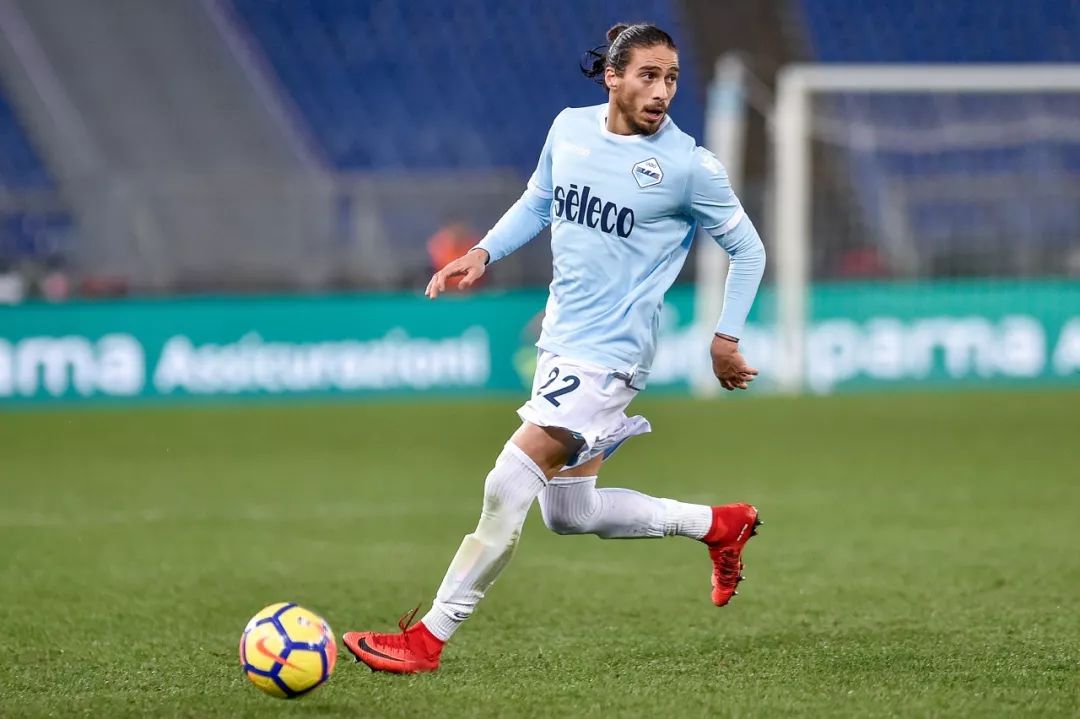 开云体育app-关于瓦伦西亚后卫卡塞雷斯因伤缺席，球队表现受影响的信息