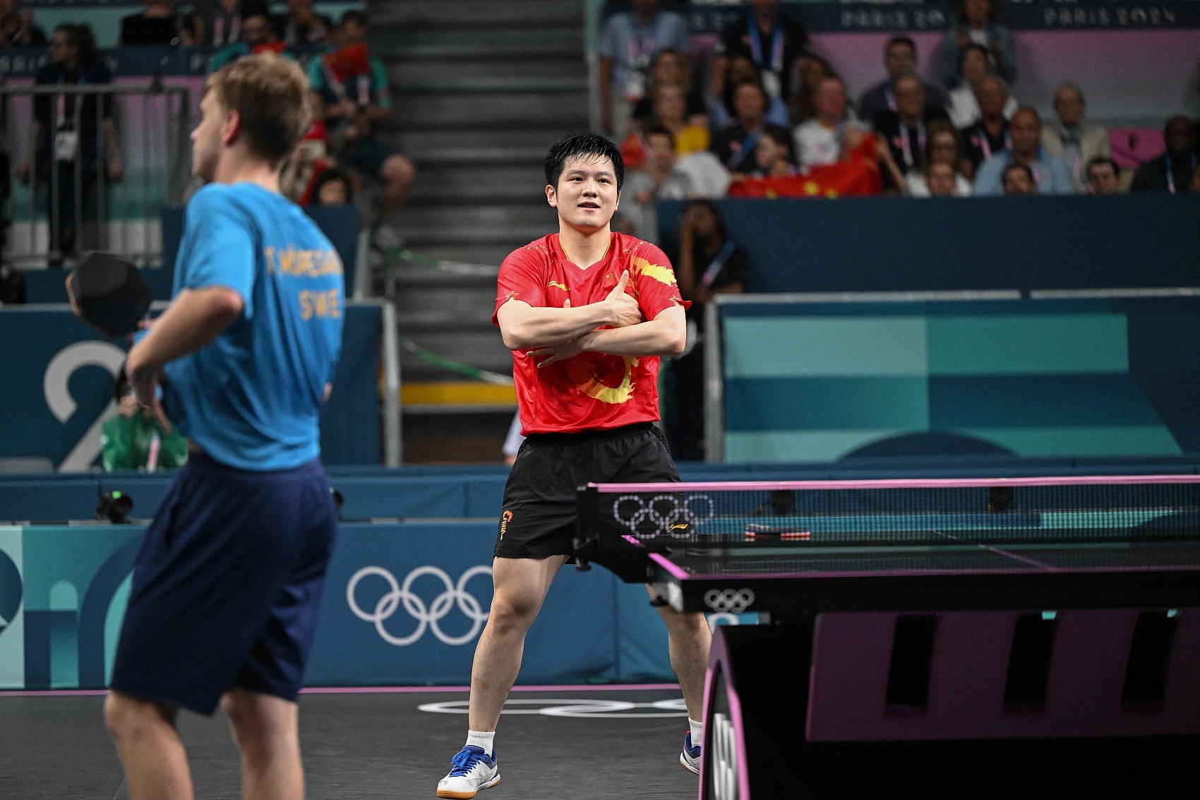 比赛胜者引人注目球员表现卓越