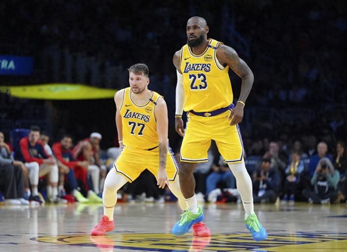 关于詹姆斯平均三双，湖人如虎添翼的信息