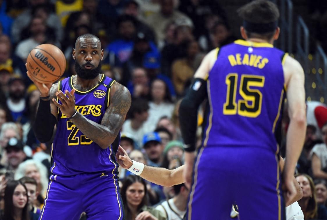 关于詹姆斯平均三双，湖人如虎添翼的信息