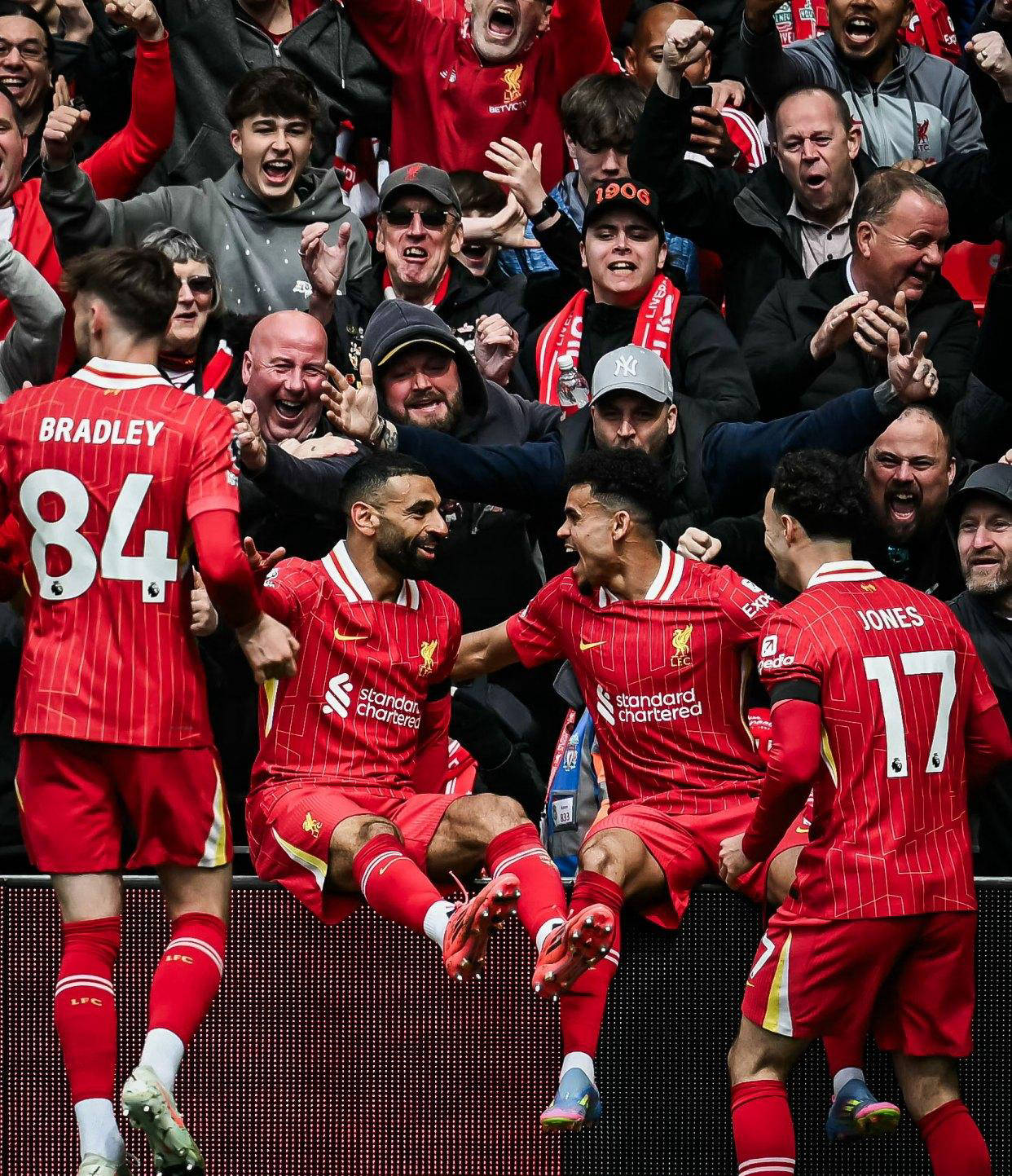 利物浦主场不敌曼联，遭遇连败