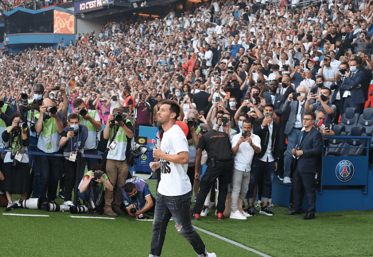 开云官网-包含热门球队驾临球场，篮球联赛现场热闹非凡的词条