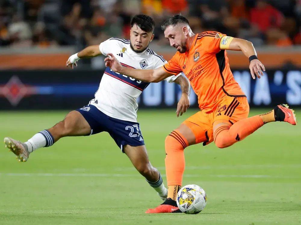 中超休赛期转会市场火热，多家俱乐部展开洽谈的简单介绍