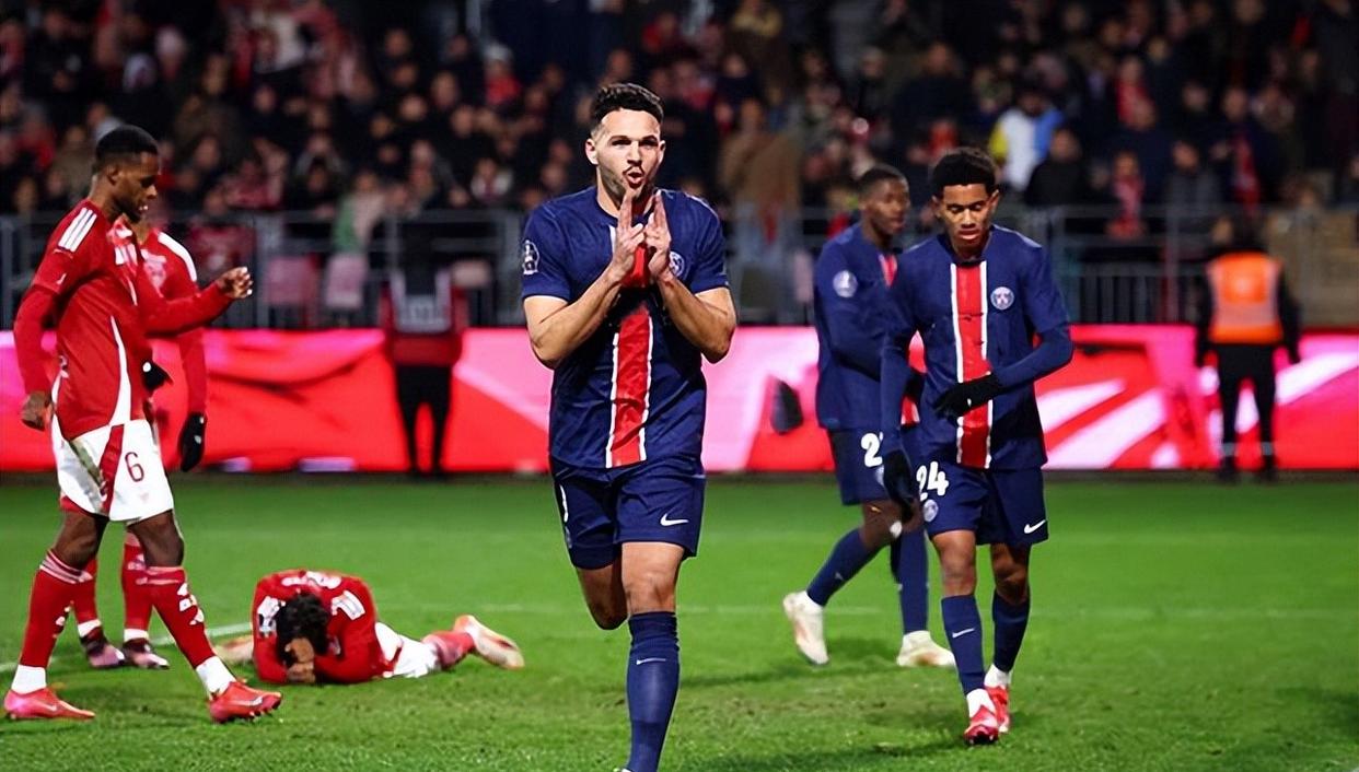 摩纳哥主场大胜，法甲冠军悬念重重