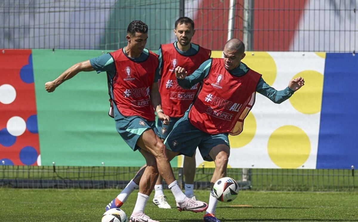 葡萄牙队憾失点球，无缘欧锦赛四强