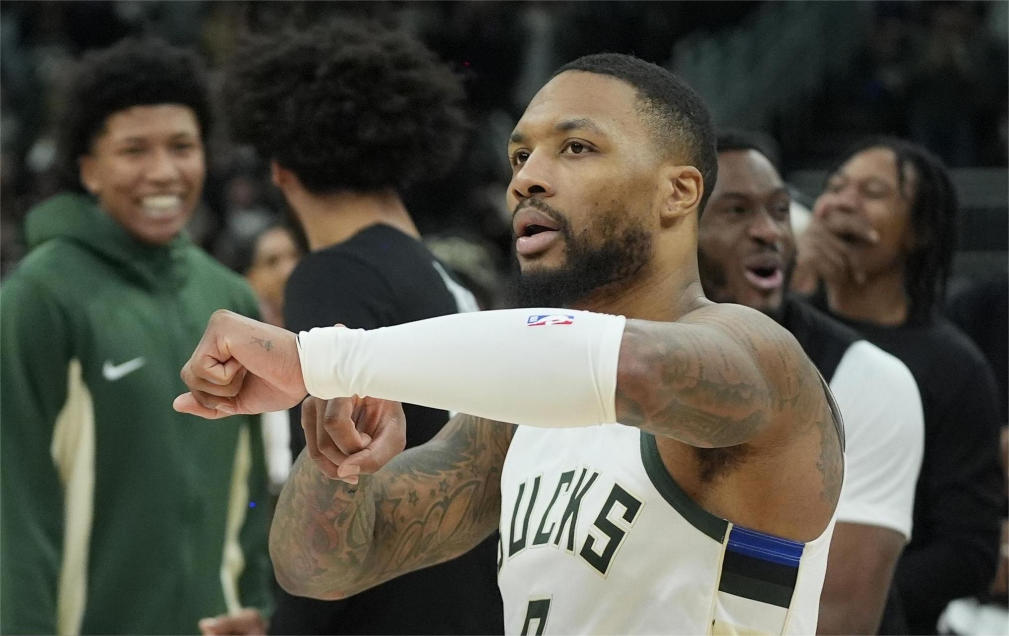 开拓者击败小牛，利拉德上演压哨绝杀