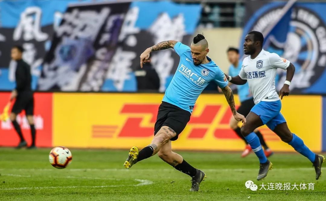 包含建业主场不敌泰达，遭遇两连败的词条