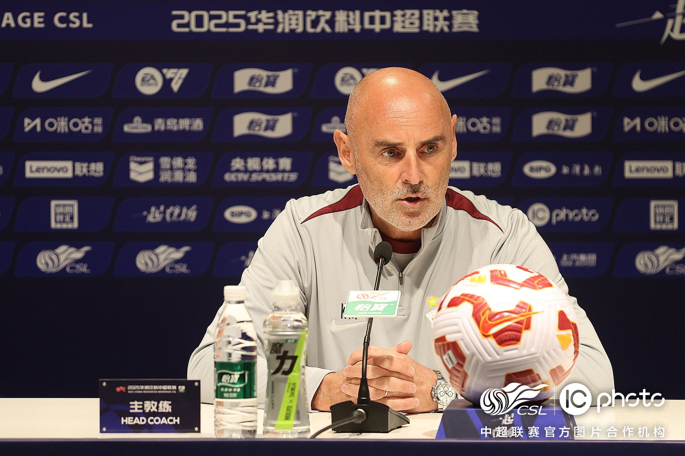 开云体育官方网站-著名球队在比赛中展现出色表现，赢得观众喝彩