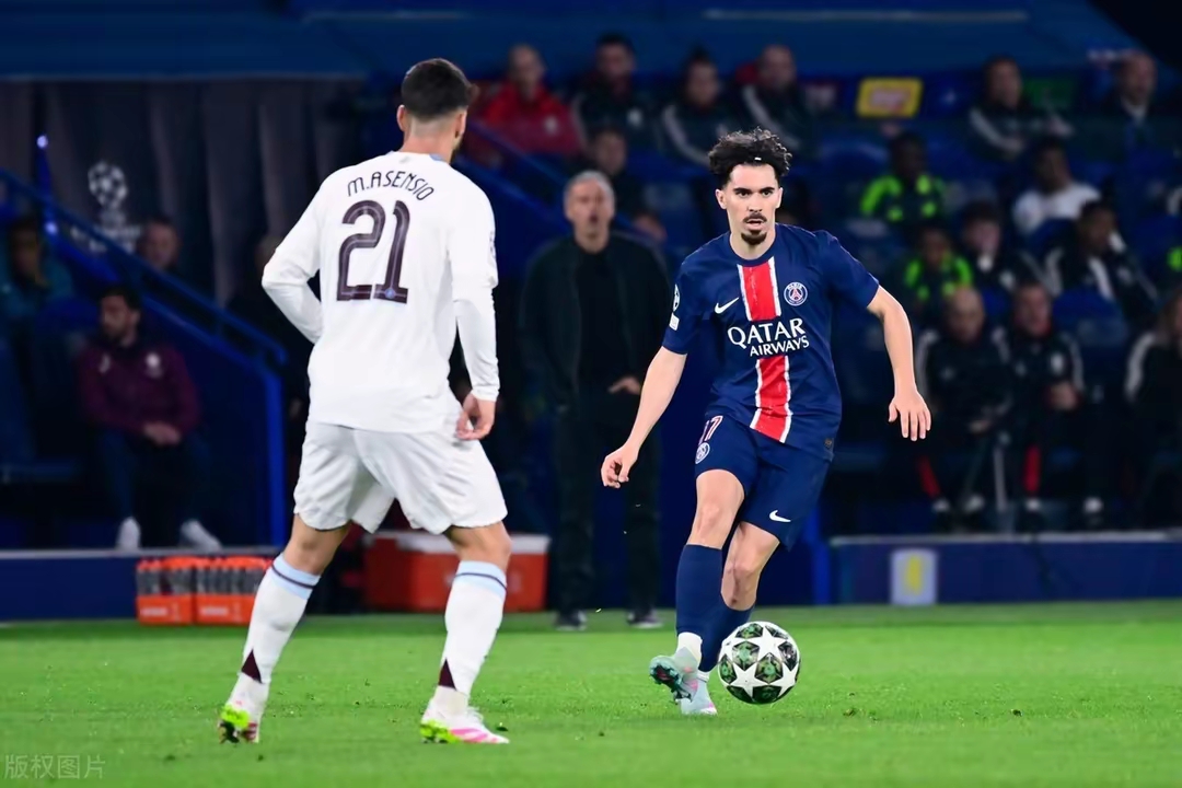 开云体育-里昂门将神勇扑救，连续比赛守住球门