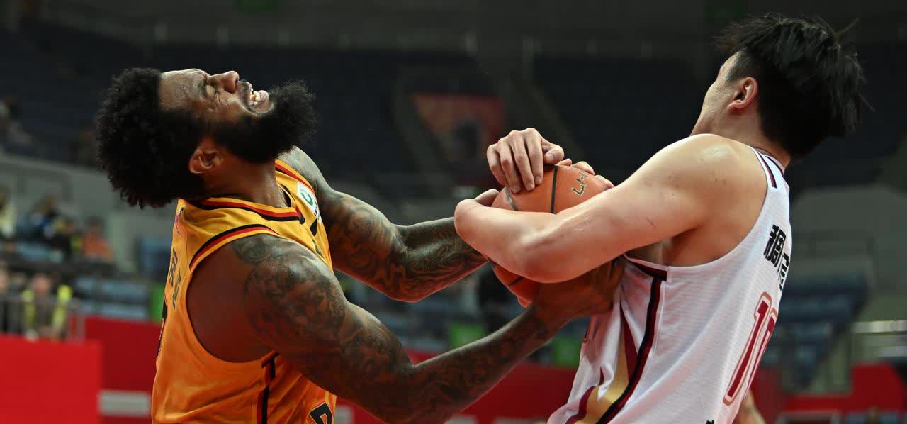 爵士球员精彩连线传球，打破对手围堵