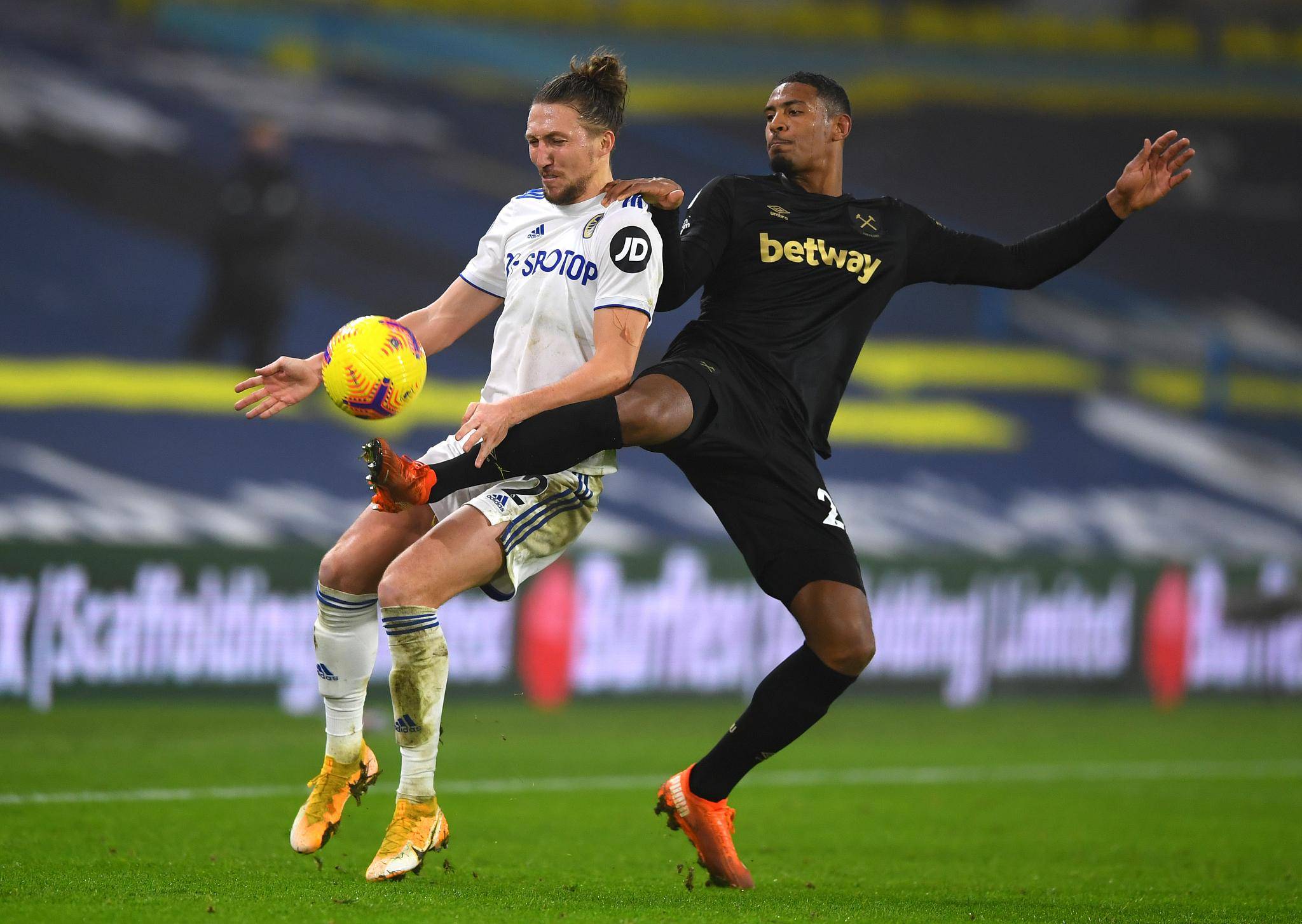 利兹联前锋入选国家队，备战即将到来的比赛