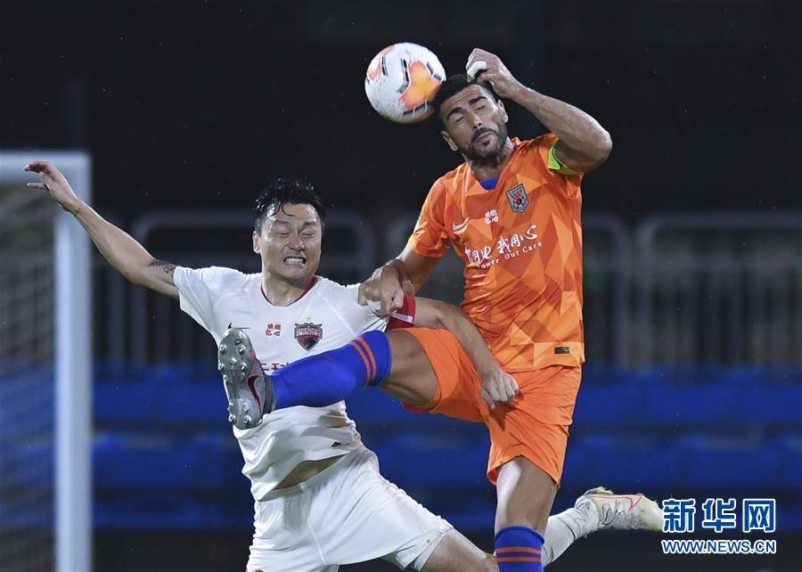 广州富力主场一球小胜联赛领跑