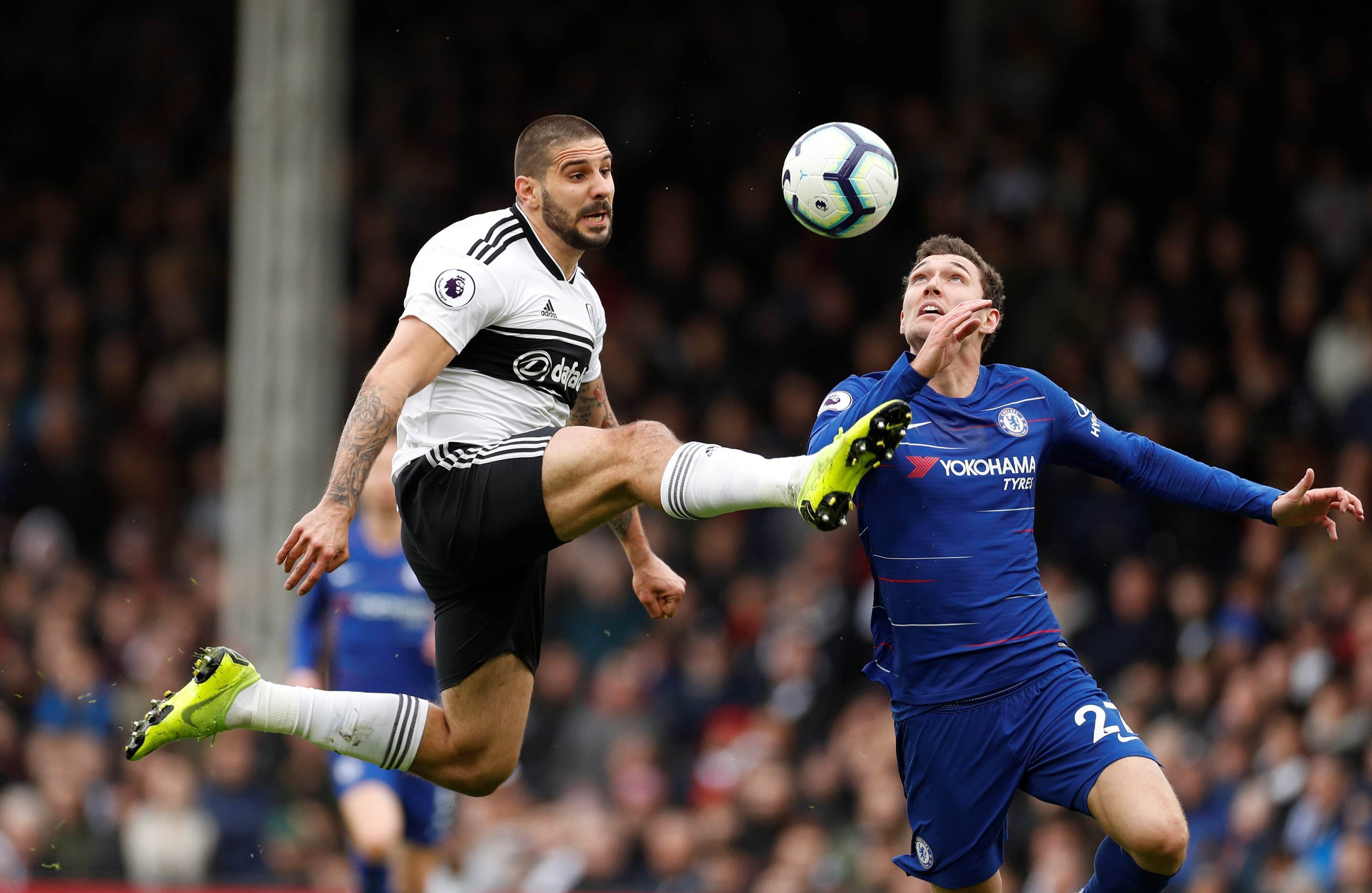 开云下载-沃特福德遭遇腰斩失利，保级压力倍增的简单介绍