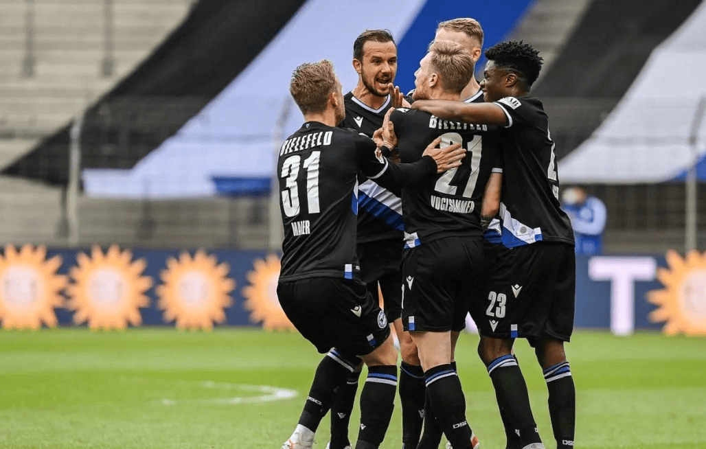 开云官网-德国联赛竞争激烈，各豪队战绩纷纷