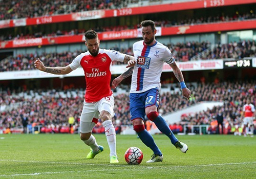 水晶宫主场告捷，稳固中游位置的简单介绍