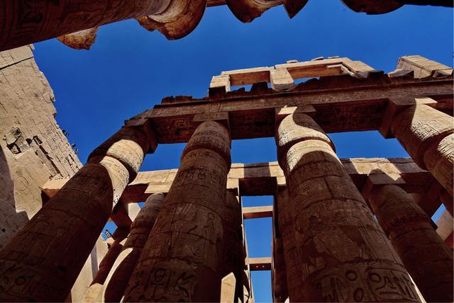 包含波兰主场负金字塔，小组形势不容乐观的词条