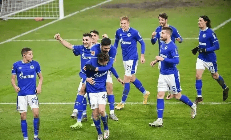 集锦：勒沃库森客场击败沙尔克04的简单介绍