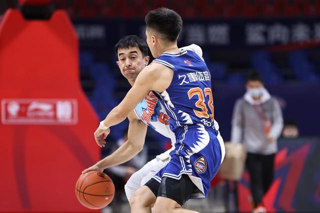 赫芬峰时刻，马拉加两球大胜对手