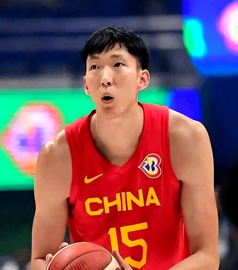 四川队力克青岛队，周琦点燃赛场