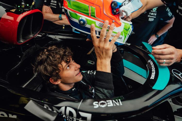 开云体育官网-包含梅赛德斯鏖战阿斯顿马丁，阿隆索带队取胜的词条