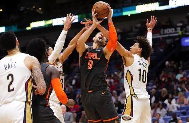 福建队横扫鹈鹕，武切维奇统治全场的简单介绍