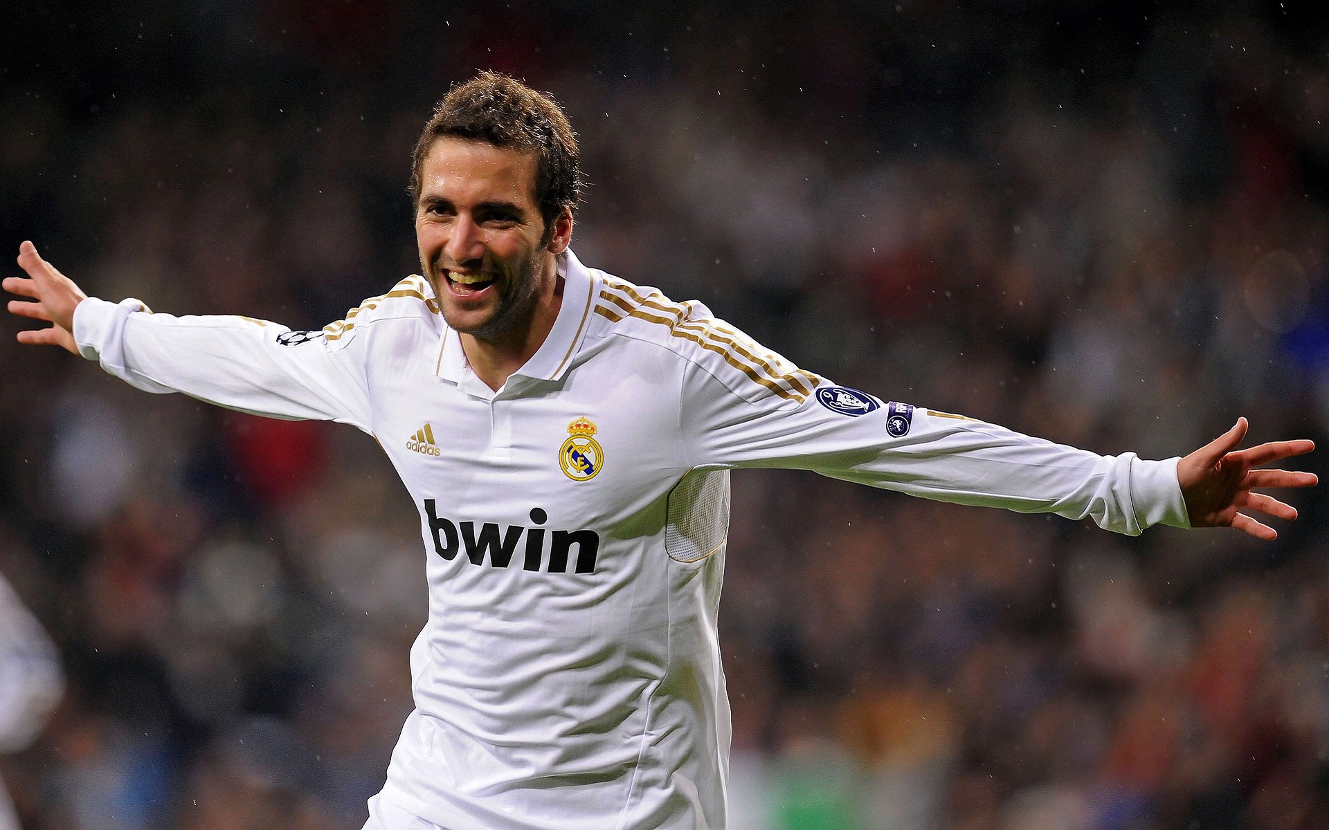 横扫与扛鼎，从葡萄牙足球到张本智和的体育哲学